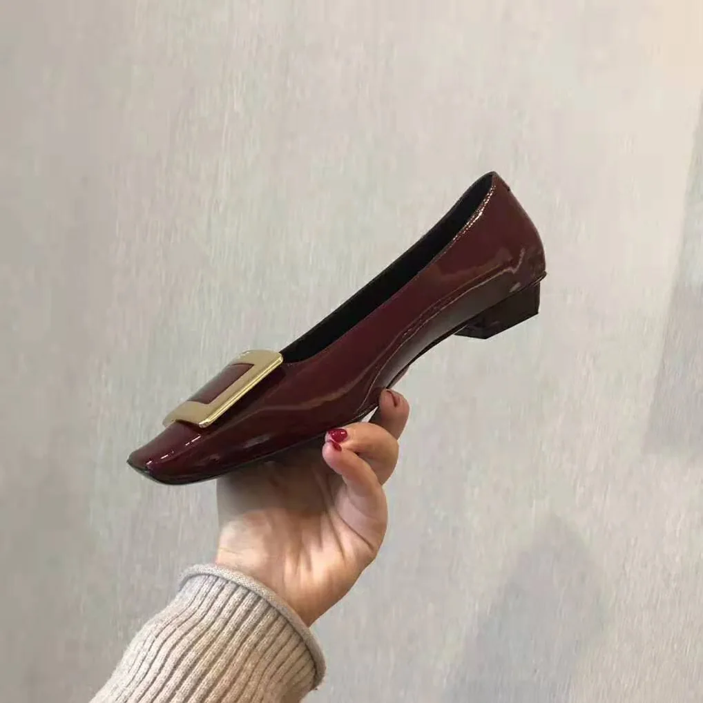 Roger Vivier Belle Vivier Pumps in Patent Leather for Women in Red
