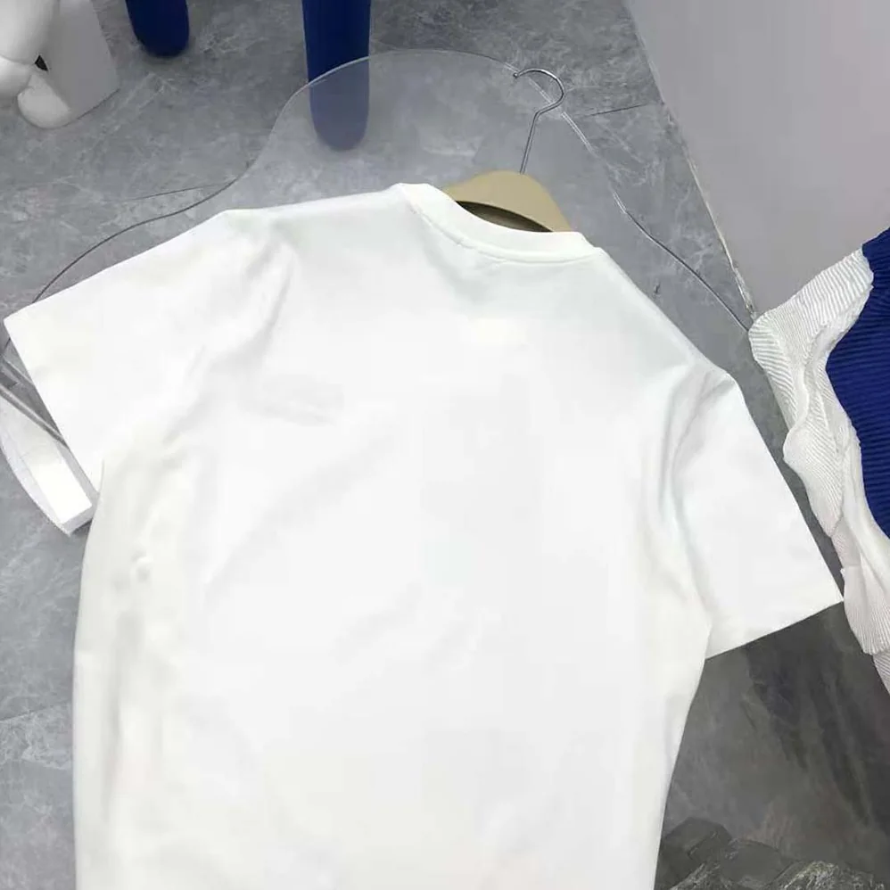 Burberry Logo Appliqué Cotton Oversized T-shirt for Women in White