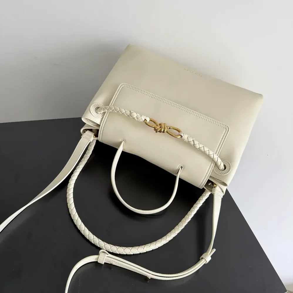Bottega Veneta Medium Ciao Ciao for Women in White Bottega Veneta Medium Ciao Ciao for Women in White
