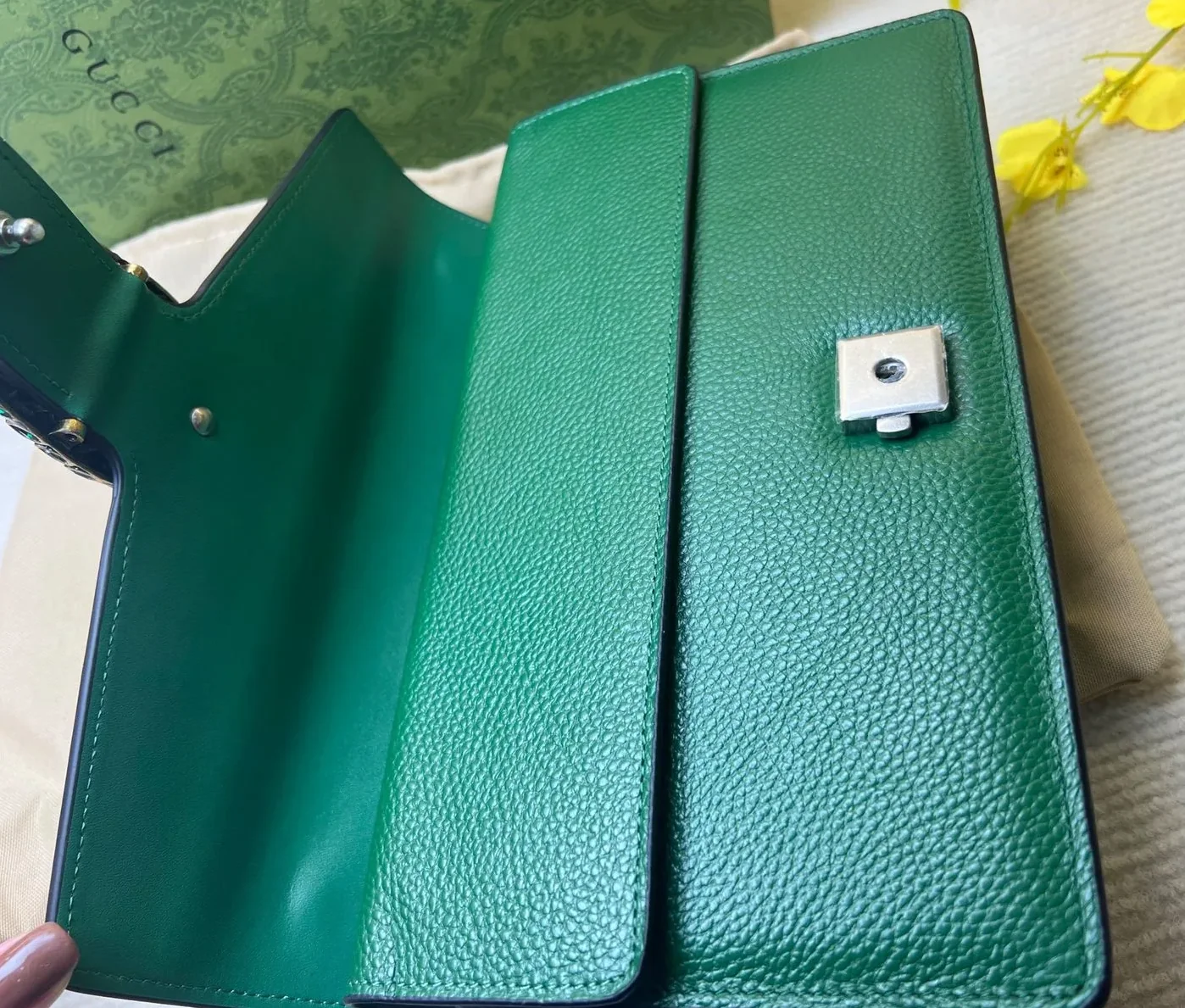 Gucci Dionysus Shoulder Bag in Green Palladium Hardware Gucci Dionysus Shoulder Bag in Green Palladium Hardware