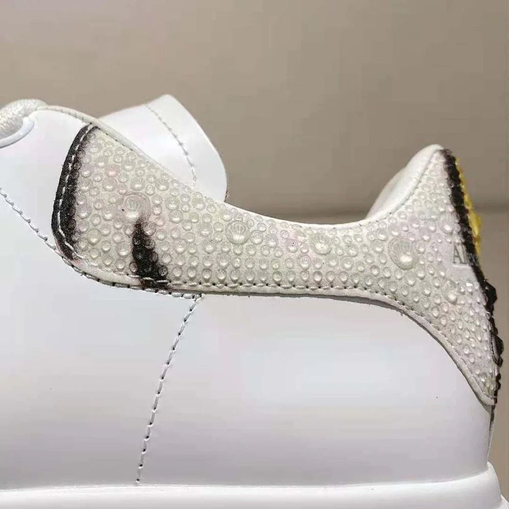 Alexander Mcqueen Oversized Sneaker in White for Women in Yellow/Black Alexander Mcqueen Oversized Sneaker in White for Women in Yellow/Black