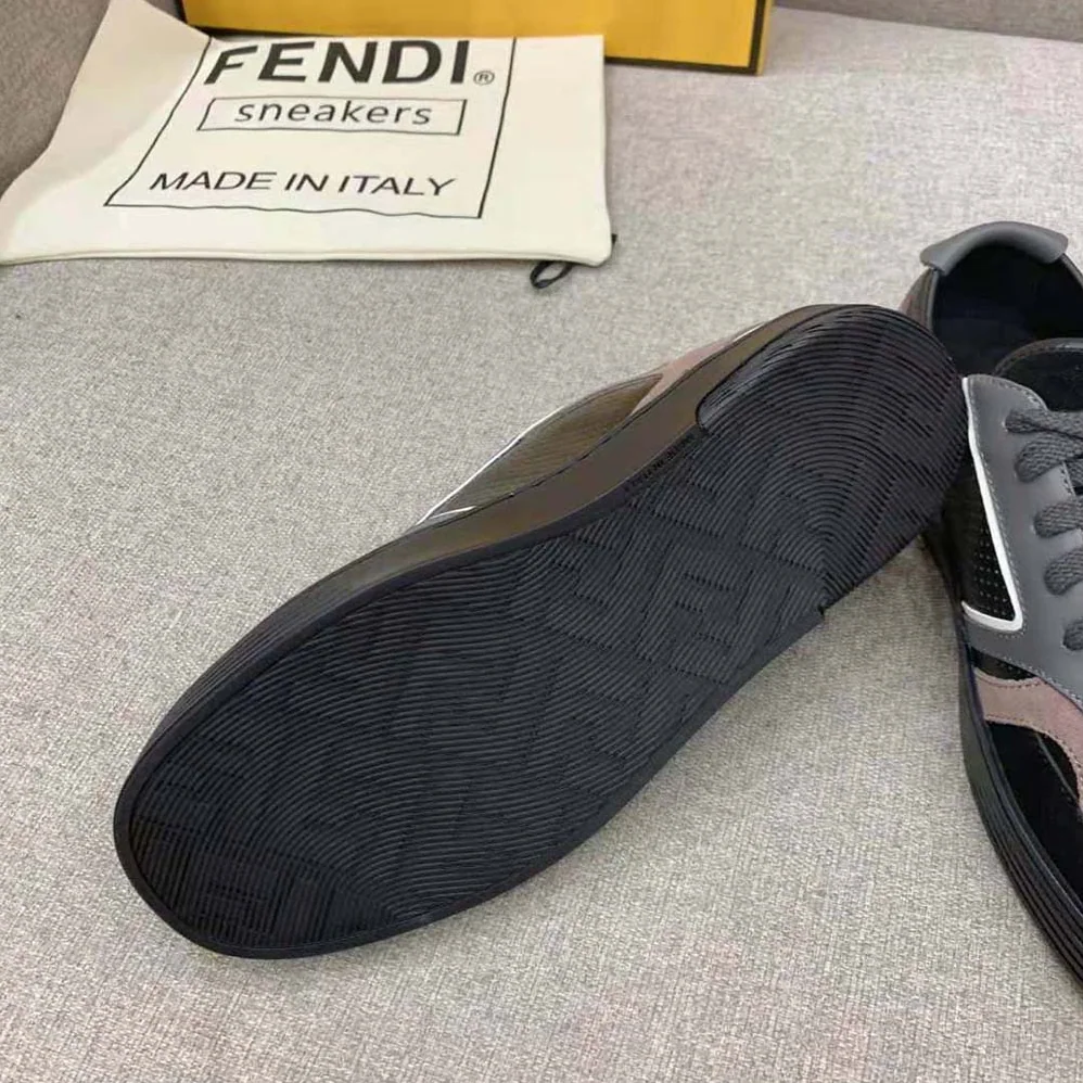 Fendi Step Black Leather Low for Men in tops Fendi Step Black Leather Low for Men in tops