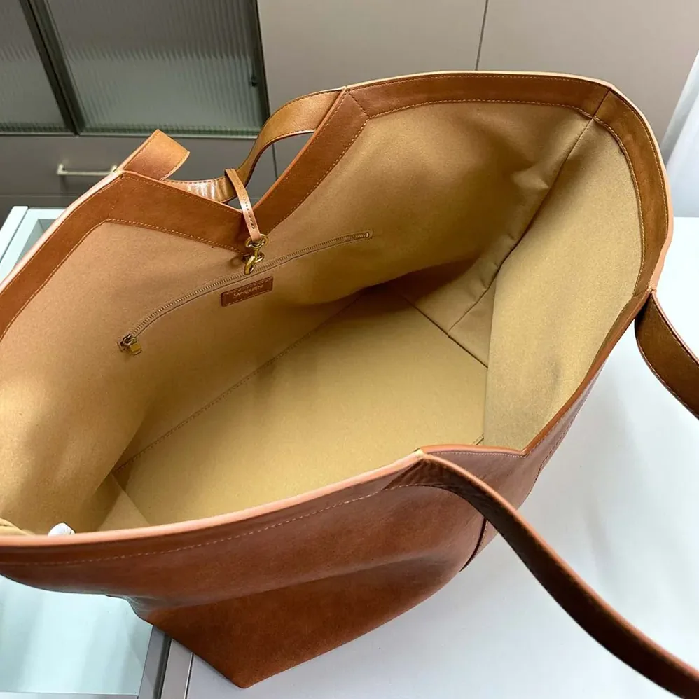 Saint Laurent YSL Y Tote in Leather for Women in Brown