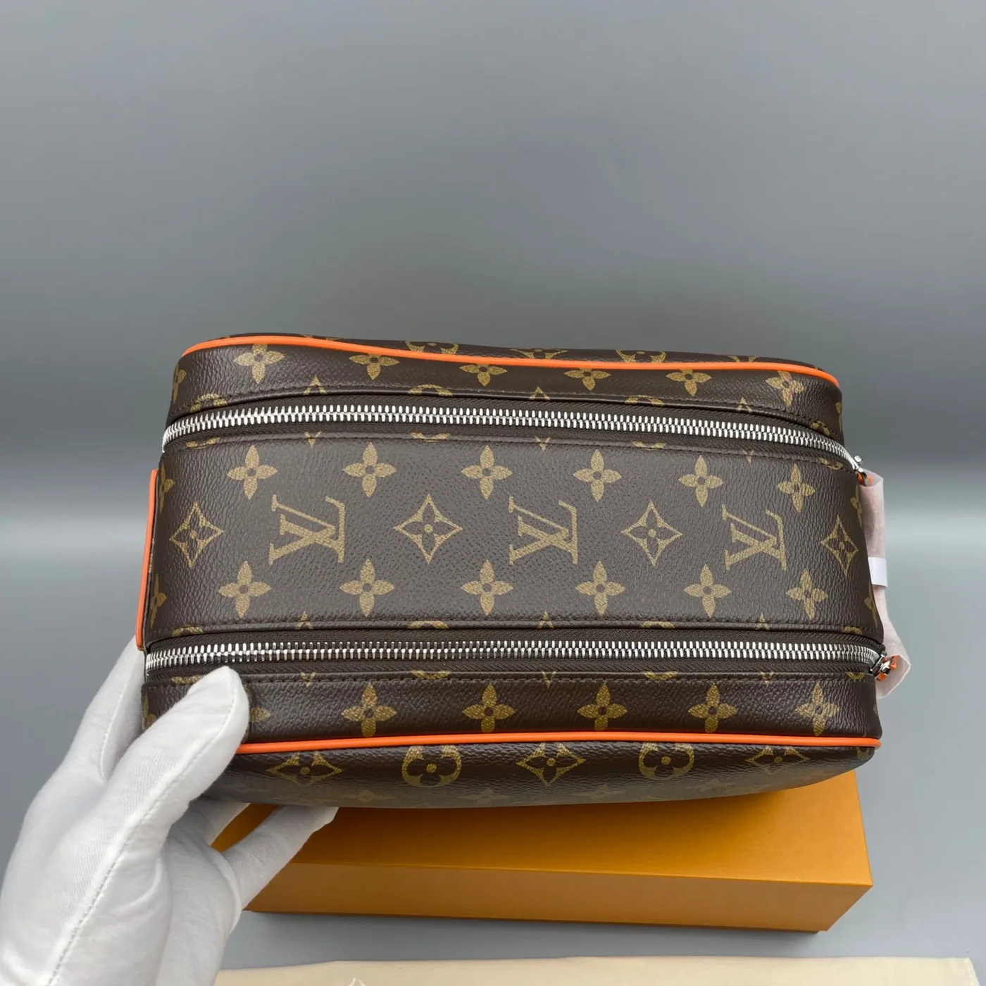 Louis Vuitton Dopp Kit Toiletry Bag Orange / Louis Vuitton Dopp Kit Toiletry Bag Orange /