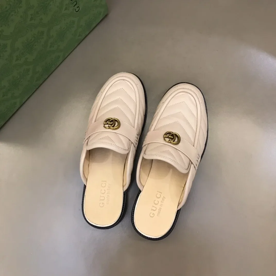 Gucci Slipper With Interlocking G Beige Gucci Slipper With Interlocking G Beige