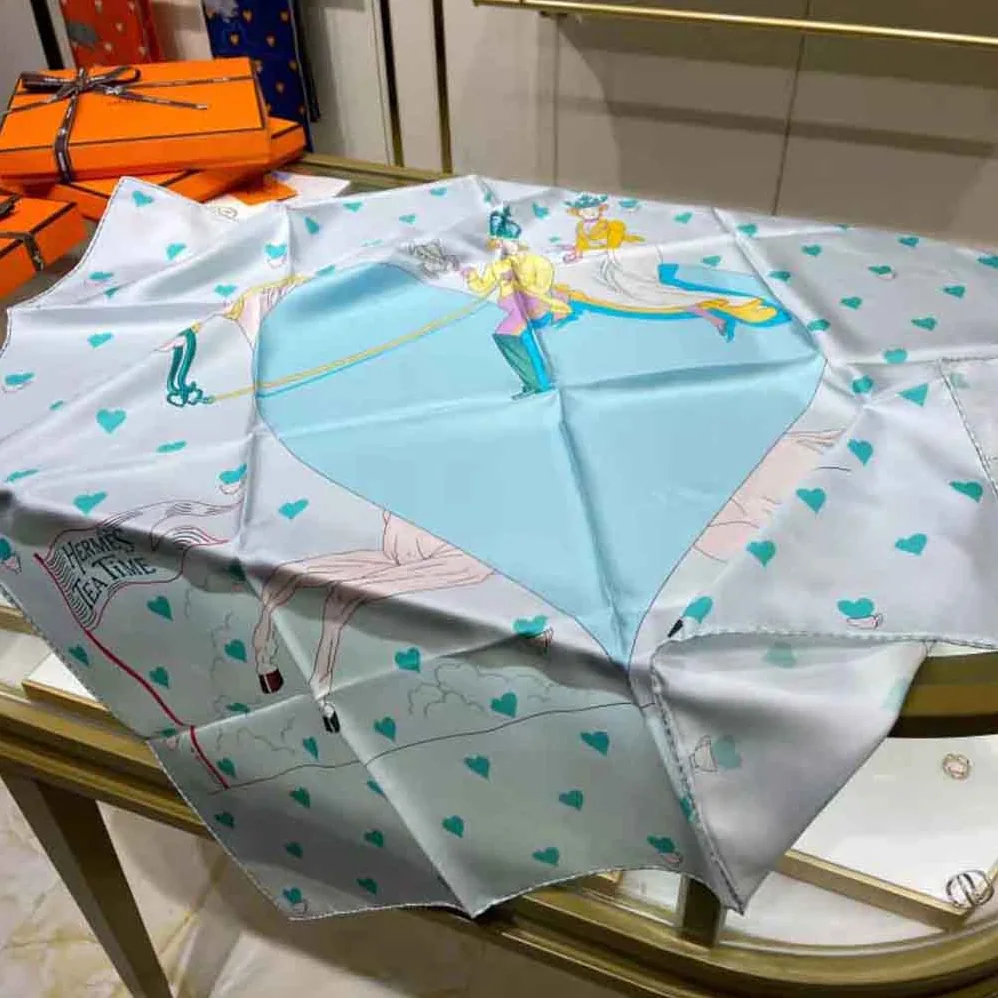 Hermes Tea Time Scarf 70 in Silk with Hand for Women in Rolled Edges