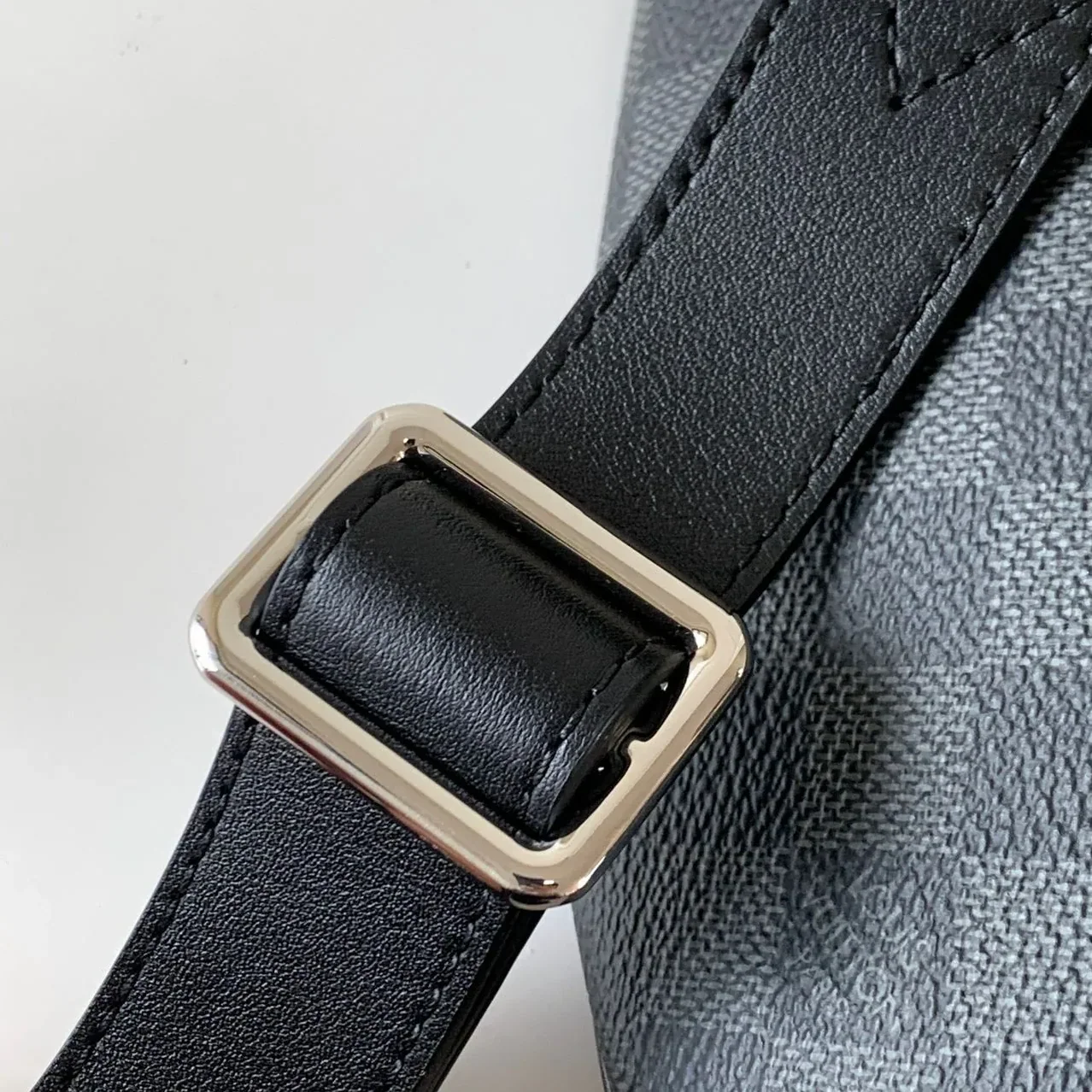 Louis Vuitton Campus Bumbag Damier Graphite Canvas Louis Vuitton Campus Bumbag Damier Graphite Canvas