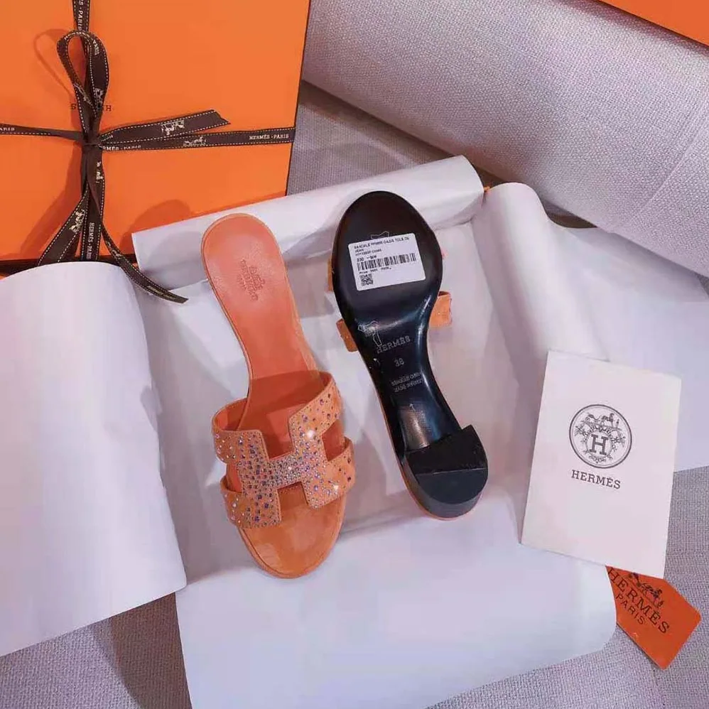 Hermes Oasis Sandal in Suede Goatskin for Women in Pink Hermes Oasis Sandal in Suede Goatskin for Women in Pink