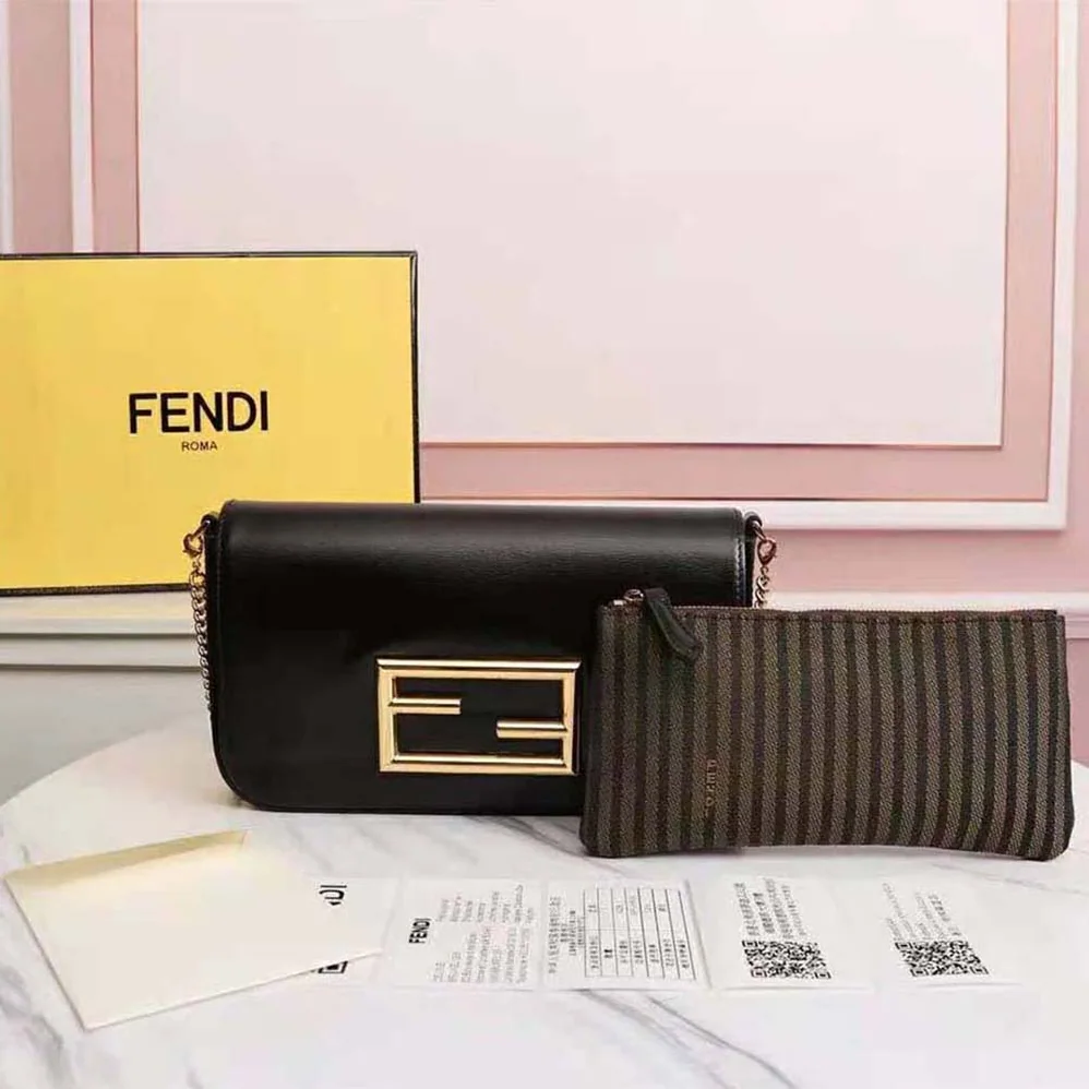 Fendi Wallet on Chain with Pouches Leather Mini-Bag for Women in Black Fendi Wallet on Chain with Pouches Leather Mini-Bag for Women in Black