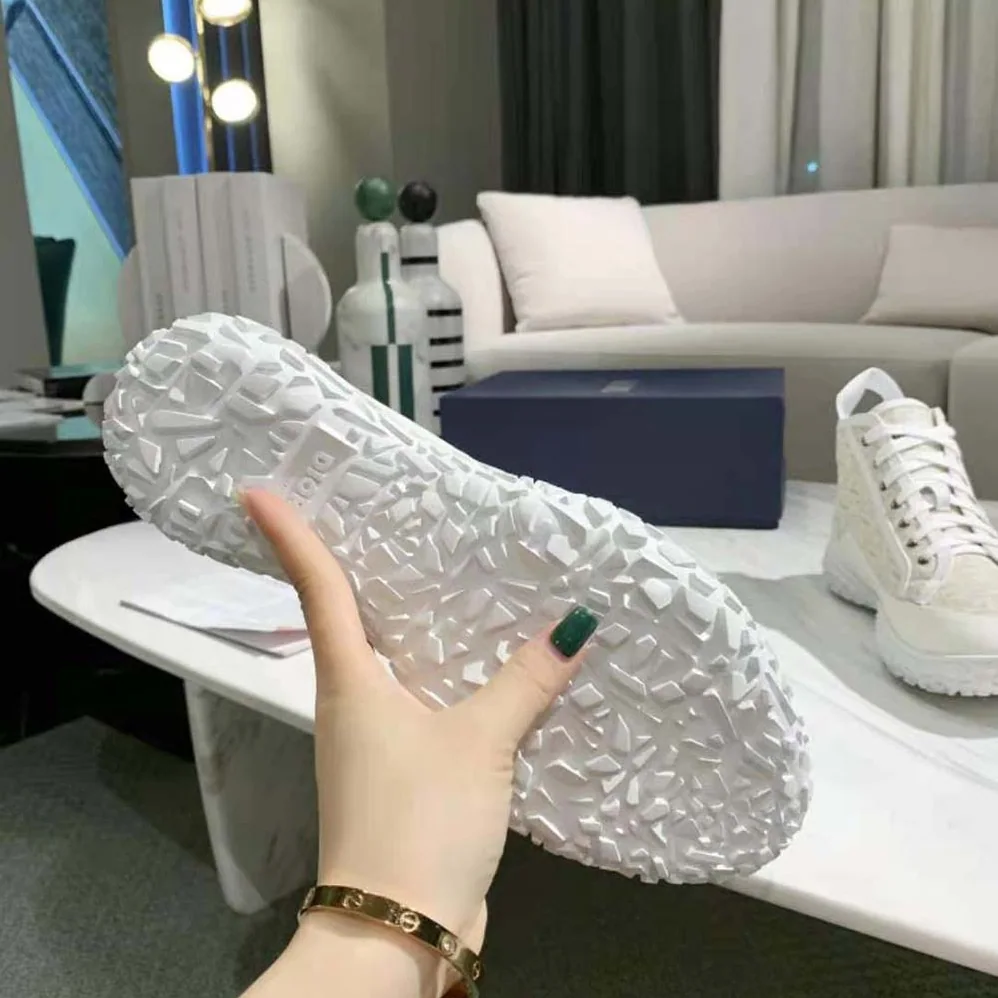 Dior B28 High-top Sneaker Off-White Dior Oblique Jacquard and White Rubber for Unisex