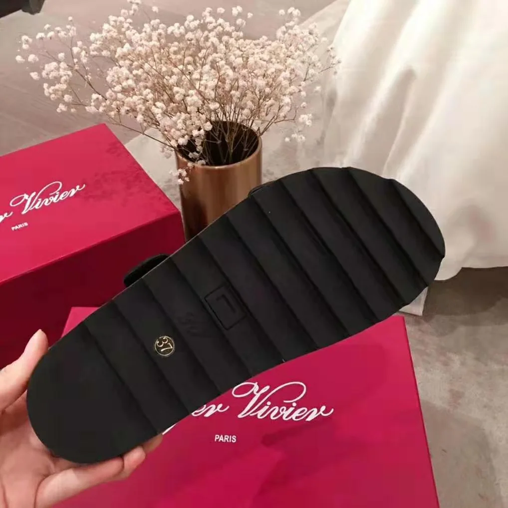 Roger Vivier Slidy Viv' Strass Buckle Sandals Silk Satin for Women in Black Roger Vivier Slidy Viv' Strass Buckle Sandals Silk Satin for Women in Black