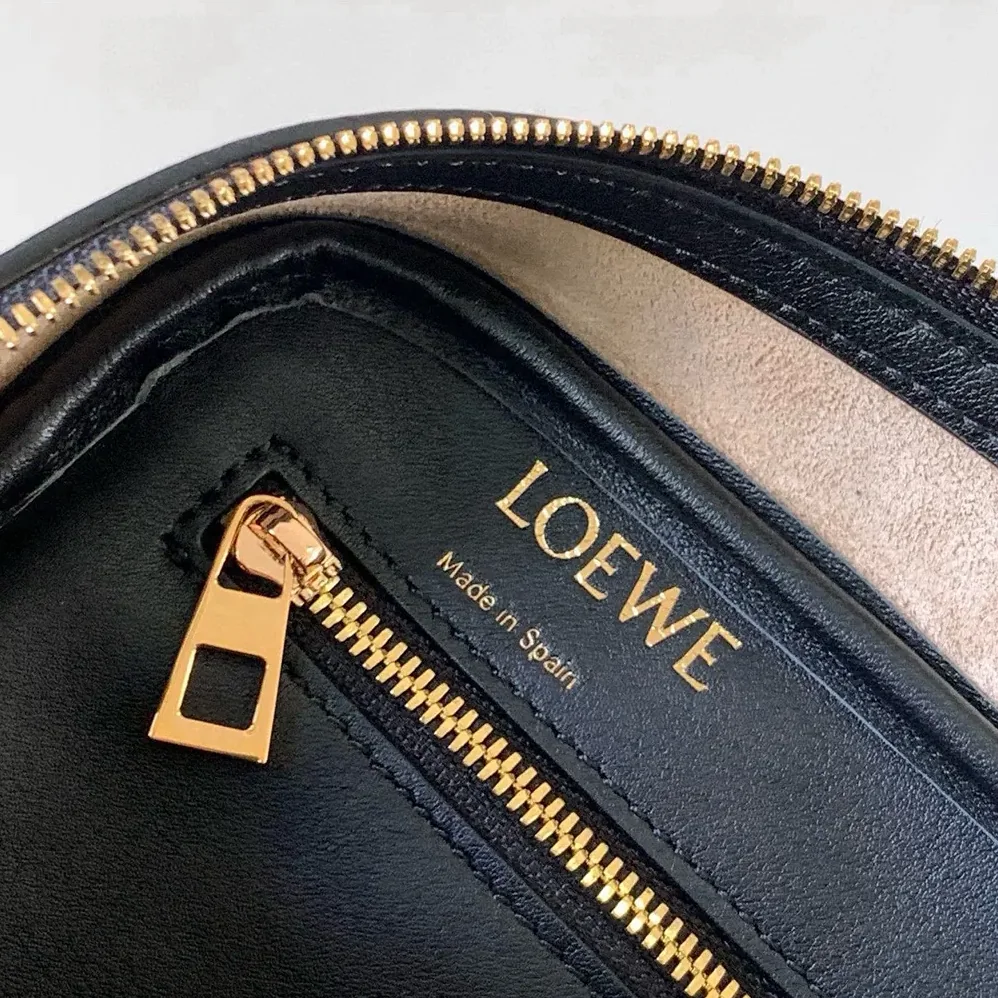 Loewe Amazona 23 Bag in Nappa Calfskin for Unisex in Black Loewe Amazona 23 Bag in Nappa Calfskin for Unisex in Black