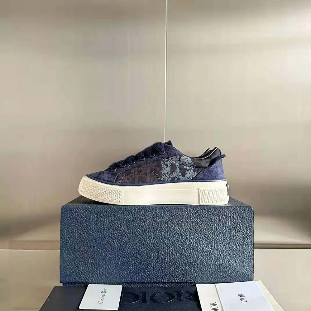 Dior Tears B33 Sneaker Blue Dior Oblique Denim and Peace Sign Dior Tears and Navy Blue Suede for Men Dior Tears B33 Sneaker Blue Dior Oblique Denim and Peace Sign Dior Tears and Navy Blue Suede for Men