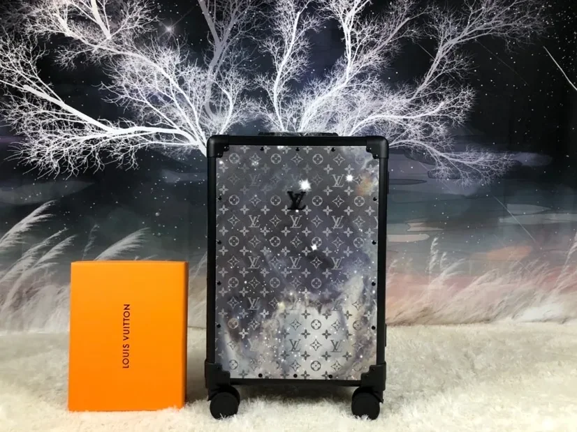 Louis Vuitton Rolling Trunk Grey /