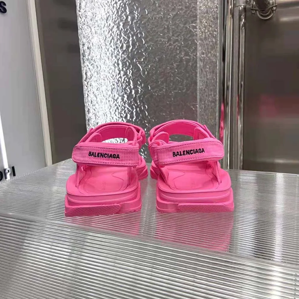 Balenciaga Tourist Sandal in Neon Pink Technical Material for Unisex Balenciaga Tourist Sandal in Neon Pink Technical Material for Unisex