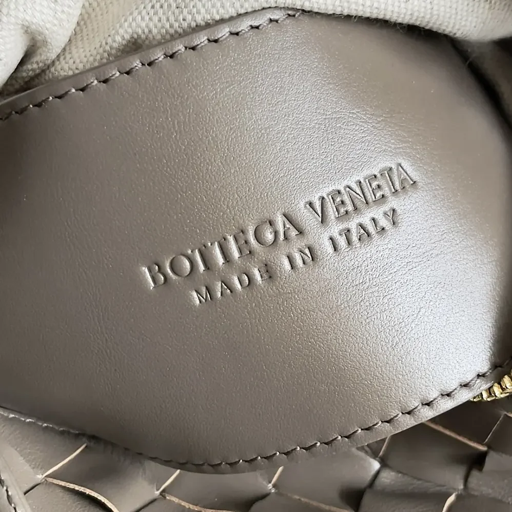 Bottega Veneta Top Handle Loop in Intrecciato Leather for Women in Chocolate Bottega Veneta Top Handle Loop in Intrecciato Leather for Women in Chocolate