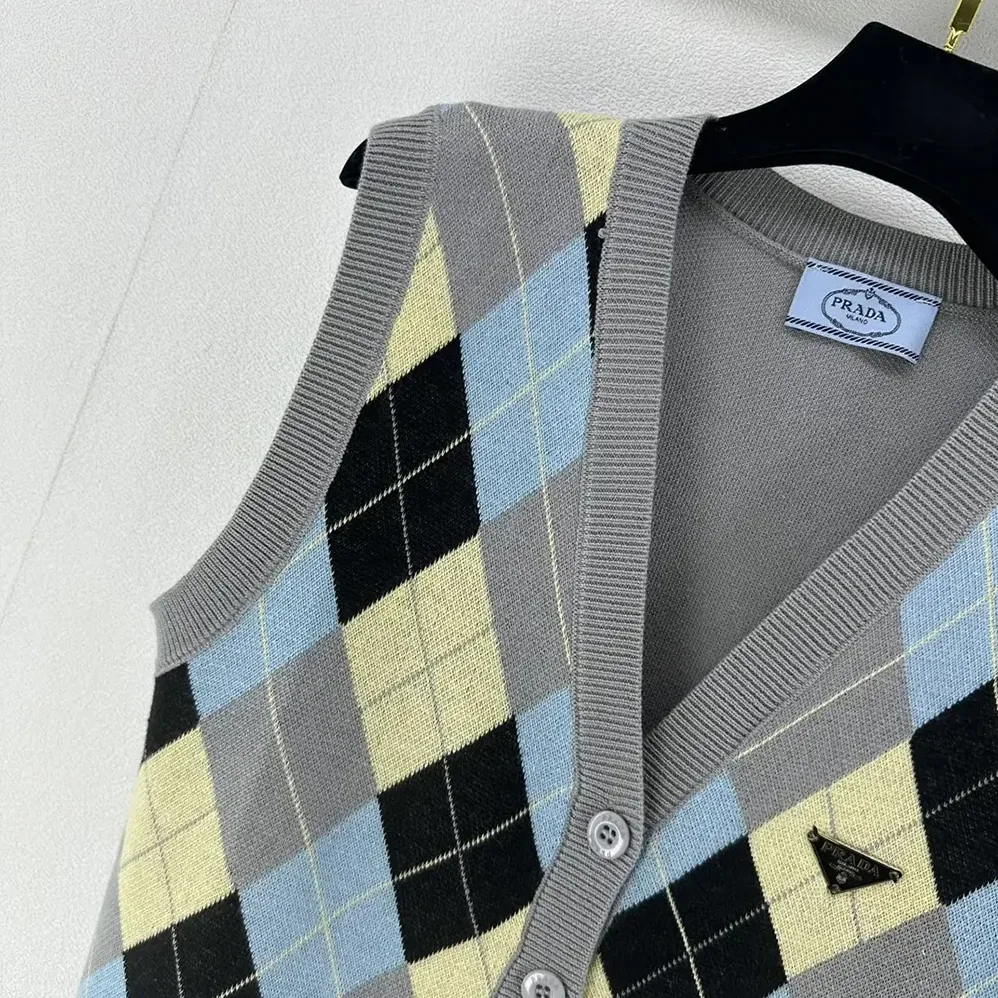 Prada Wool Vest with an Argyle Pattern for Women Prada Wool Vest with an Argyle Pattern for Women
