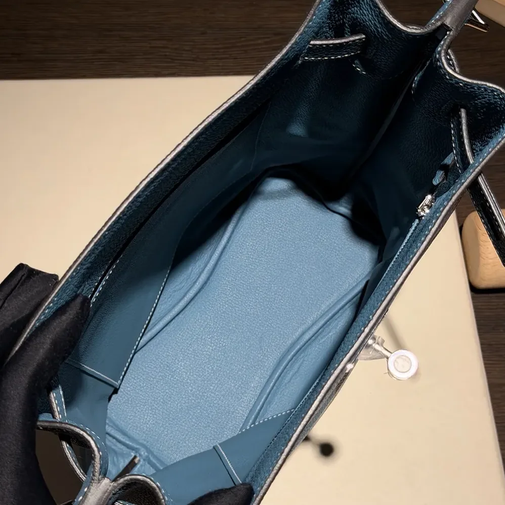Hermes Togo So Kelly 22 Palladium Hardware for Unisex in Blue