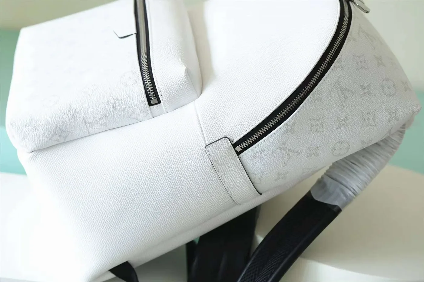 Louis Vuitton Discovery Backpack White / Louis Vuitton Discovery Backpack White /