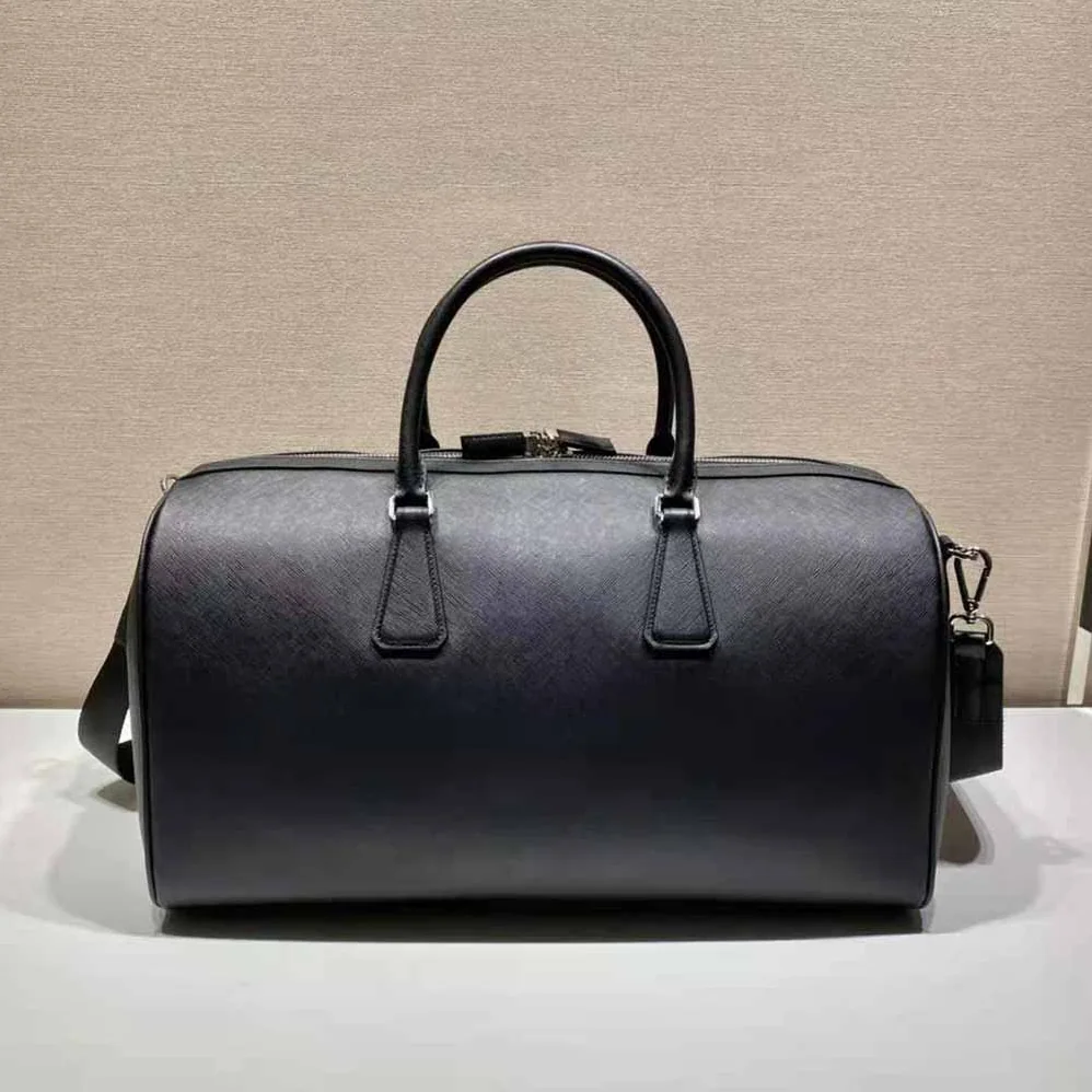 Prada Elegant Duffle Bag in Saffiano Leather Travel Bag for Men in Black Prada Elegant Duffle Bag in Saffiano Leather Travel Bag for Men in Black