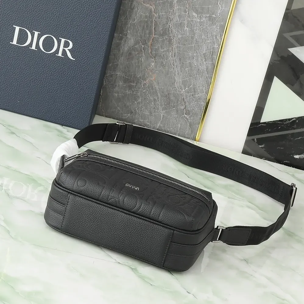 Dior Rider 2.0 Zipped Messenger Bag Black Dior Gravity Leather and Black Grained Calfskin for Men Dior Rider 2.0 Zipped Messenger Bag Black Dior Gravity Leather and Black Grained Calfskin for Men