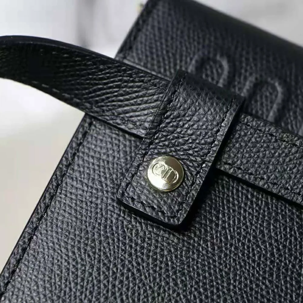 Dior 30 Montaigne 2-in-1 Pouch Stone Grained Calfskin for Women in Black Dior 30 Montaigne 2-in-1 Pouch Stone Grained Calfskin for Women in Black