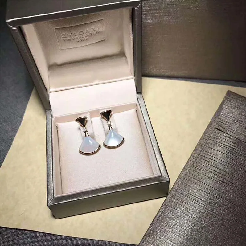 Bvlgari Divas' Dream Earrings 18 KT Rose Gold Set for Women Bvlgari Divas' Dream Earrings 18 KT Rose Gold Set for Women