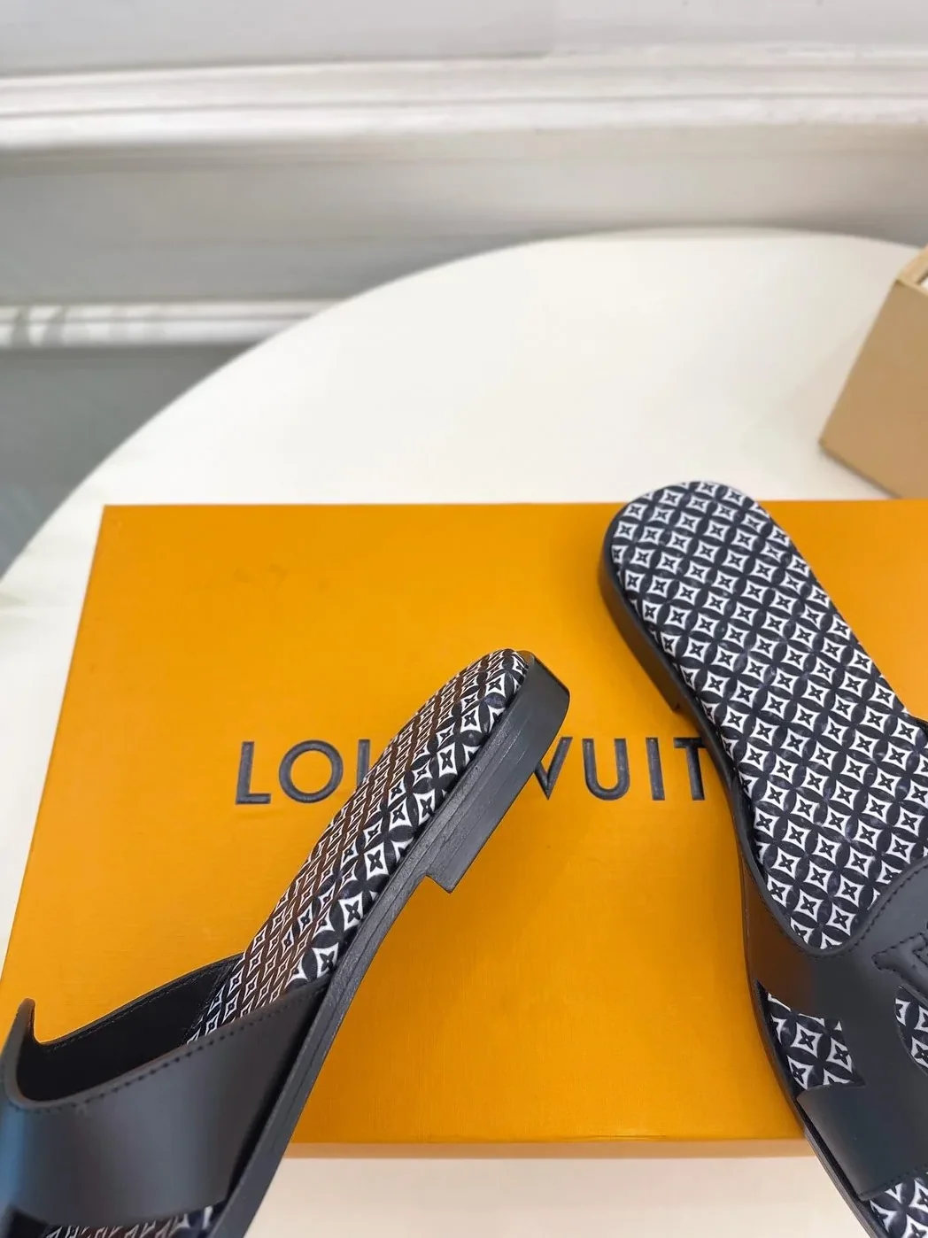 Louis Vuitton Isola Flat Mule LV Black Louis Vuitton Isola Flat Mule LV Black
