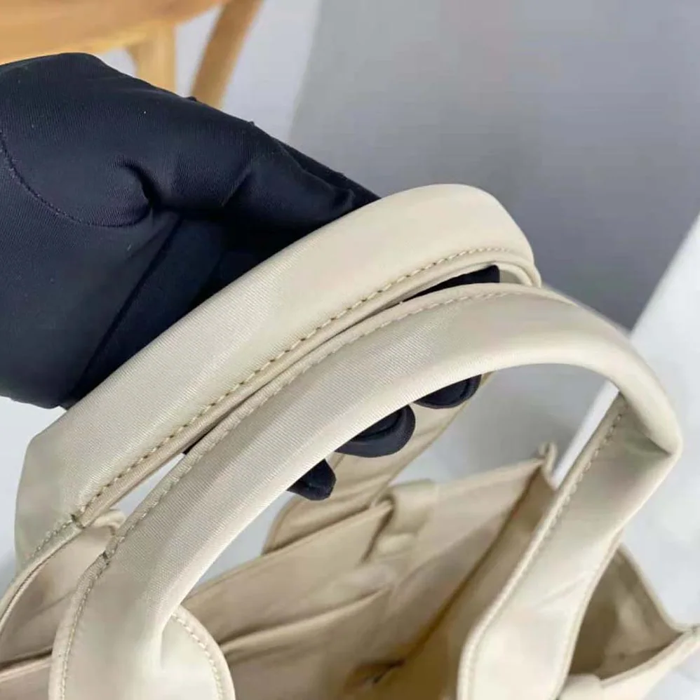 Chloe Medium Woody Tote Bag for Women in White
