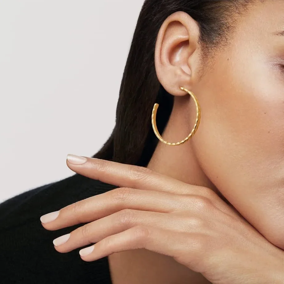 Chanel Coco Crush Hoop Earrings Yellow Gold