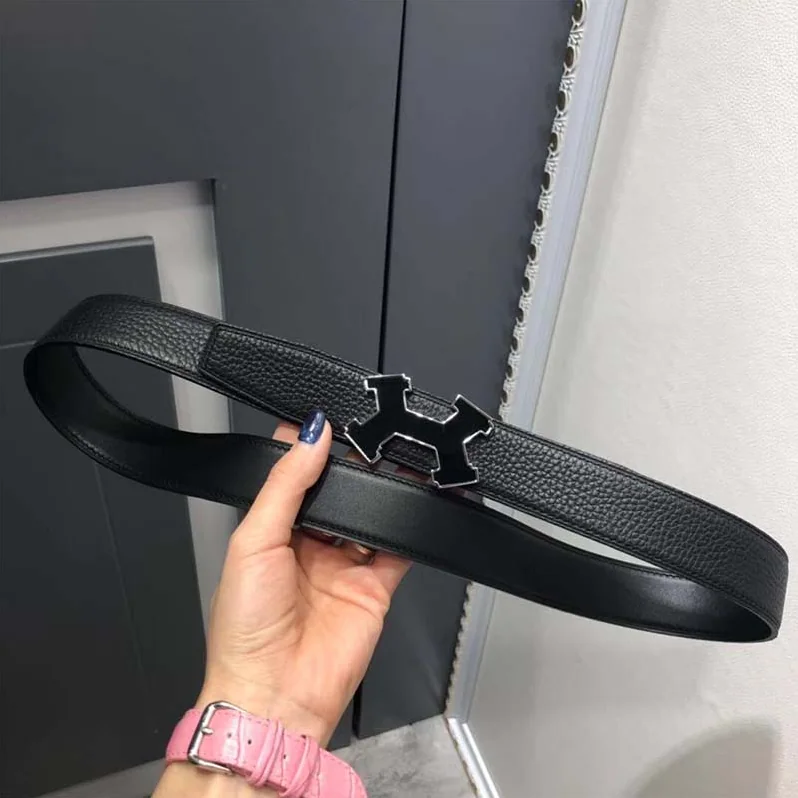 Hermes Street H Belt Buckle & Reversible Leather Strap 32 mm for Men in Black Hermes Street H Belt Buckle & Reversible Leather Strap 32 mm for Men in Black