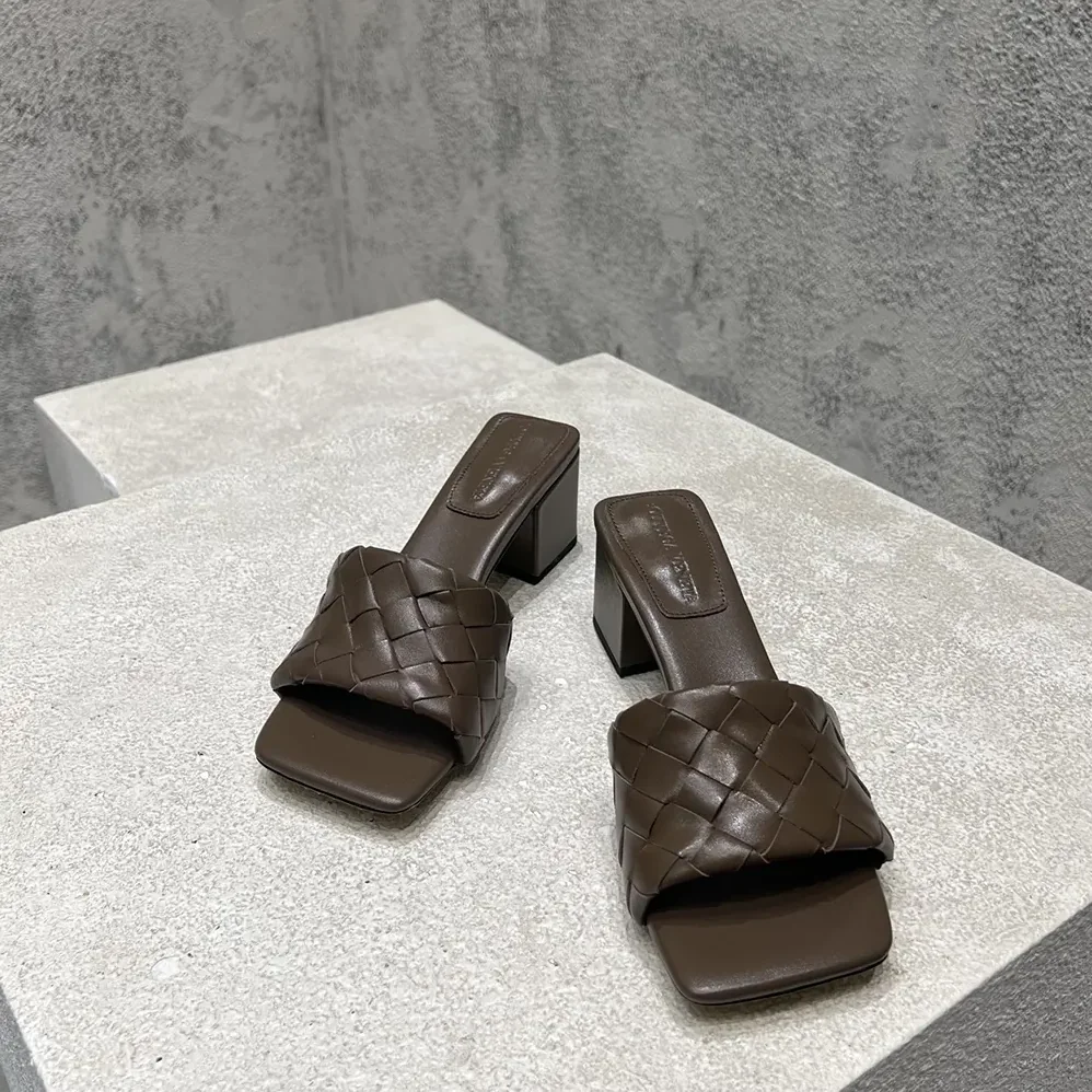Bottega Veneta Parco Mule for Women in Chocolate Bottega Veneta Parco Mule for Women in Chocolate