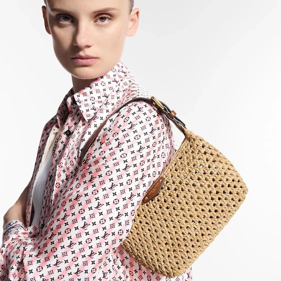 Louis Vuitton Hills Pochette Shoulder Bag / Natural Tan Raffia Gold Hardware