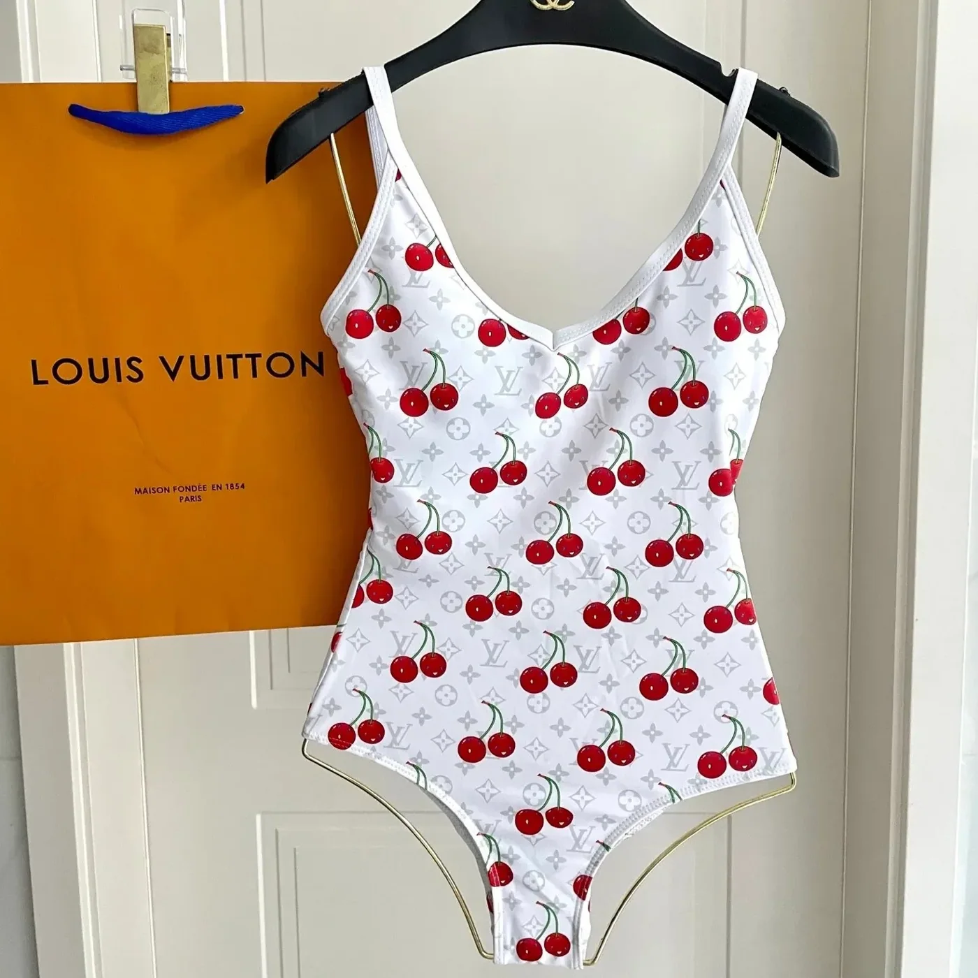 Louis Vuitton LV x TM Cherry One-Piece Swimsuit White Monogram Cerises 1AHIBU Louis Vuitton LV x TM Cherry One-Piece Swimsuit White Monogram Cerises 1AHIBU