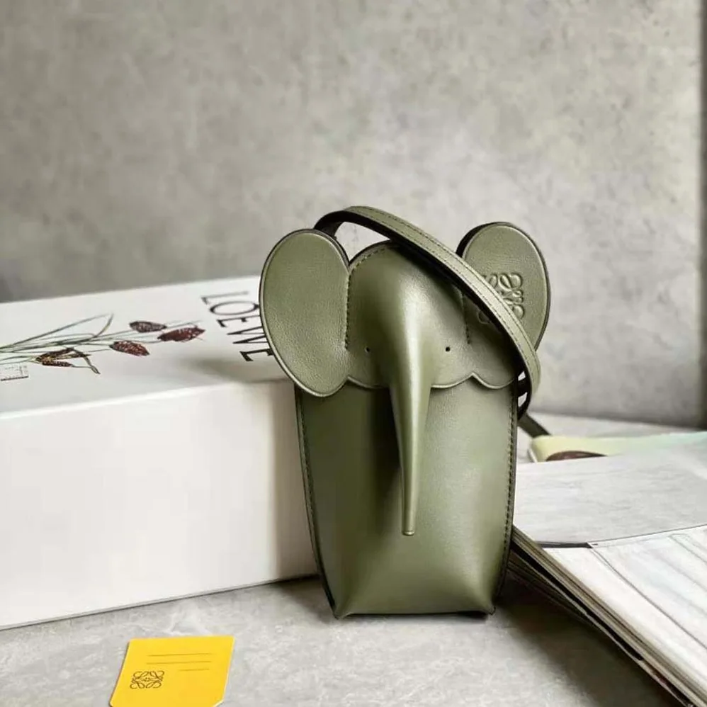 Loewe Elephant Pocket in Classic Calfskin for Women in Green Loewe Elephant Pocket in Classic Calfskin for Women in Green