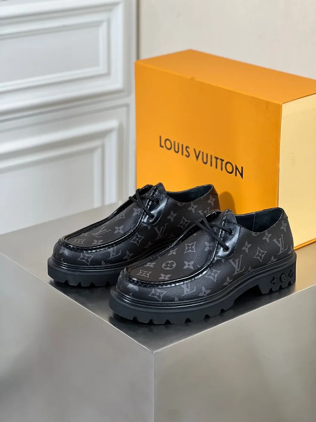 Louis Vuitton LV Ranger Derby Monogram Flowers Black Louis Vuitton LV Ranger Derby Monogram Flowers Black