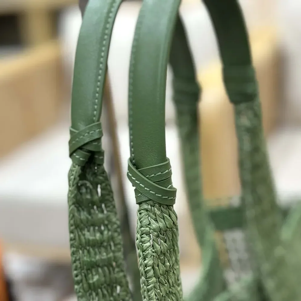 Chloe Summer Banana East-west Tote Bag in Raffia & Buffalo Leather for Women Chloe Summer Banana East-west Tote Bag in Raffia & Buffalo Leather for Women