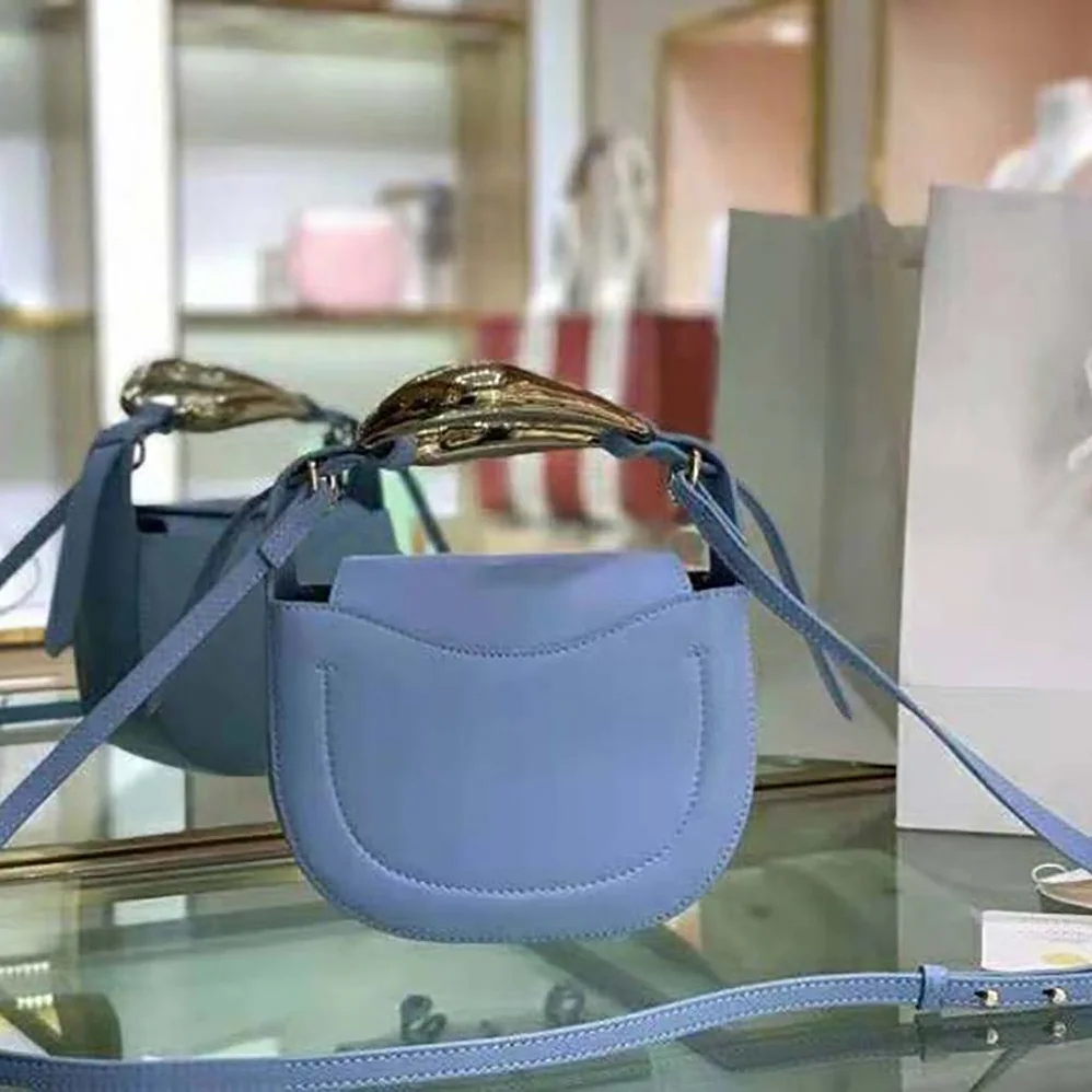 Chloe Kiss Small Purse in Small Grain Calfskin for Women in Blue