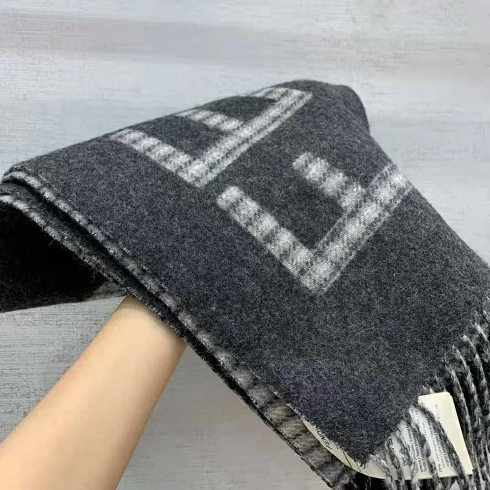 Fendi Scarf Gray Wool and Cashmere Scarf for Women Fendi Scarf Gray Wool and Cashmere Scarf for Women