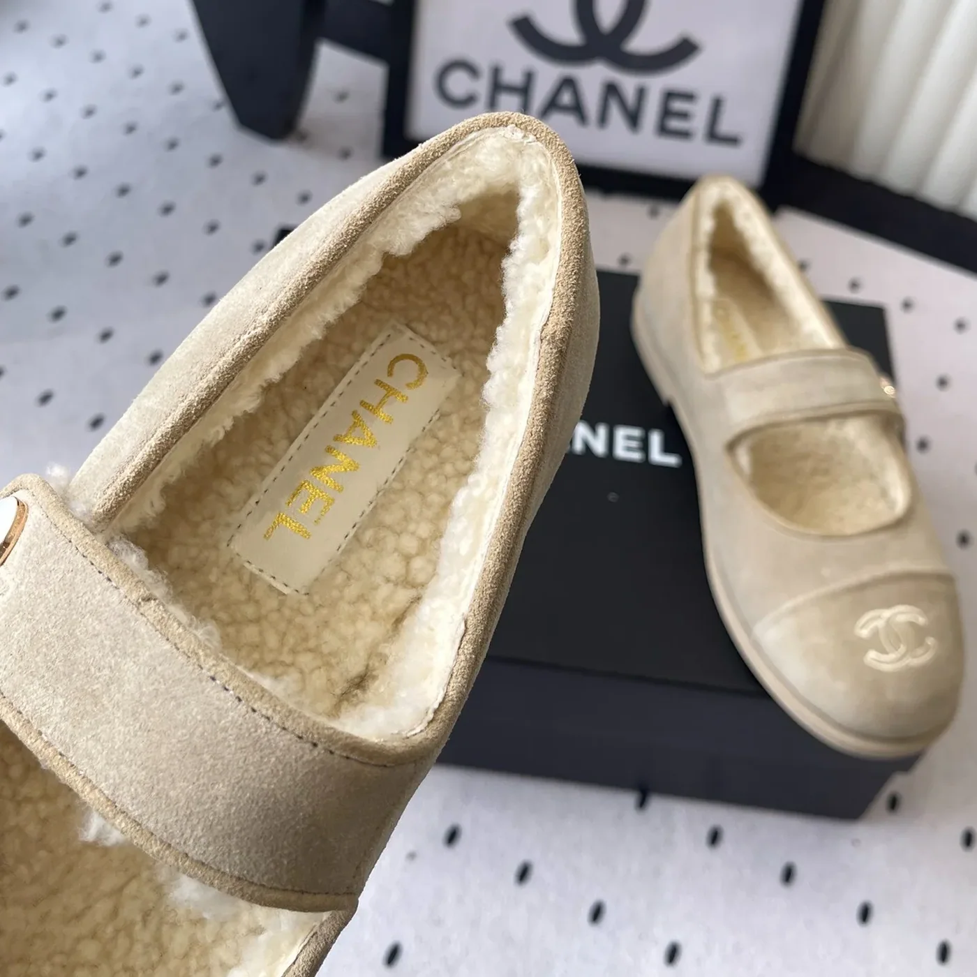 Chanel Mary Jane Flats Beige Suede Shearling Chanel Mary Jane Flats Beige Suede Shearling