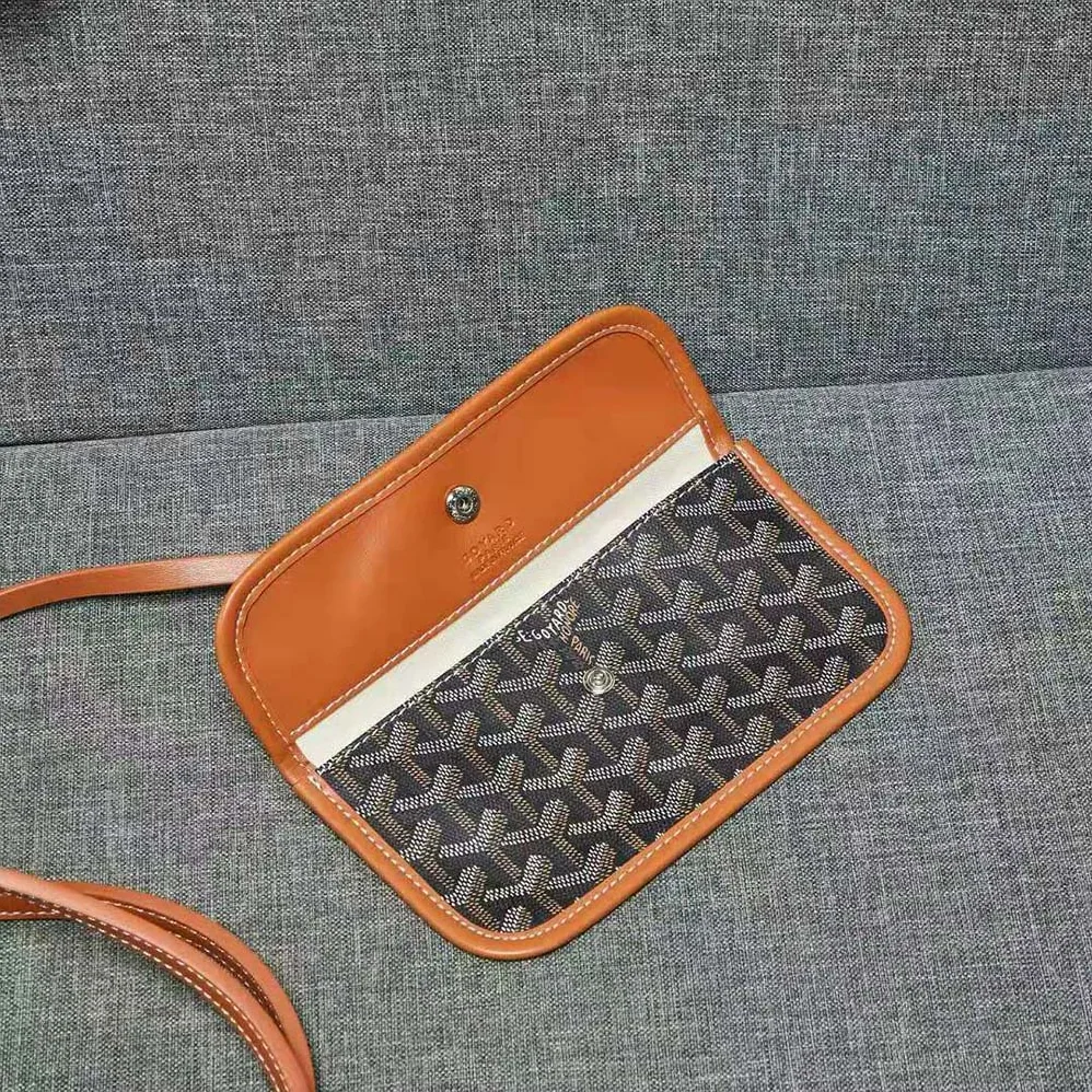 Goyard Sac Artois MM in Goyardine Canvas & Chevroches Calfskin for Women in Brown Goyard Sac Artois MM in Goyardine Canvas & Chevroches Calfskin for Women in Brown