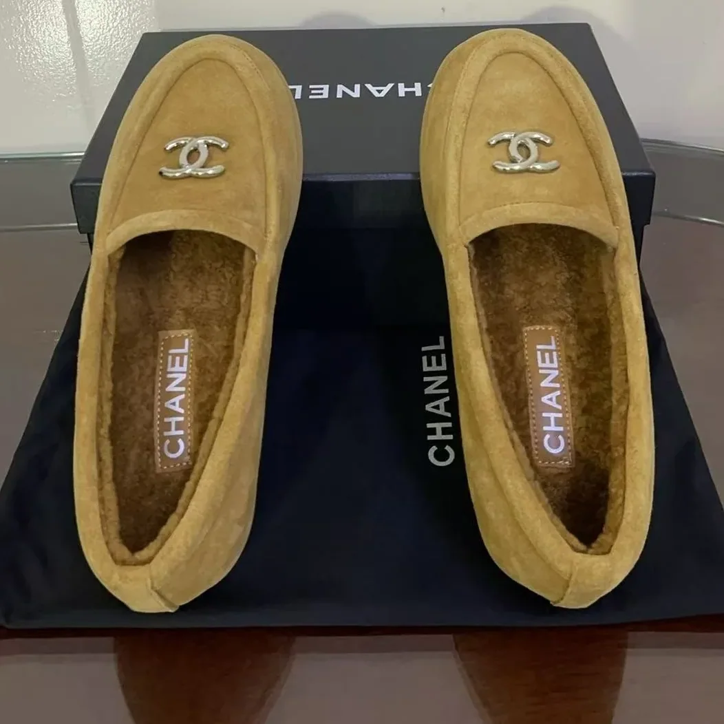 Chanel Shearling Lined Suede Loafers - Size 38EU - 7US Chanel Shearling Lined Suede Loafers - Size 38EU - 7US