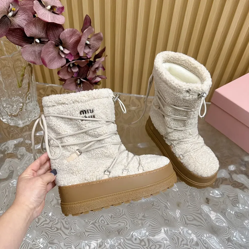 Miu Miu Shearling Après-ski Boots for Women in White