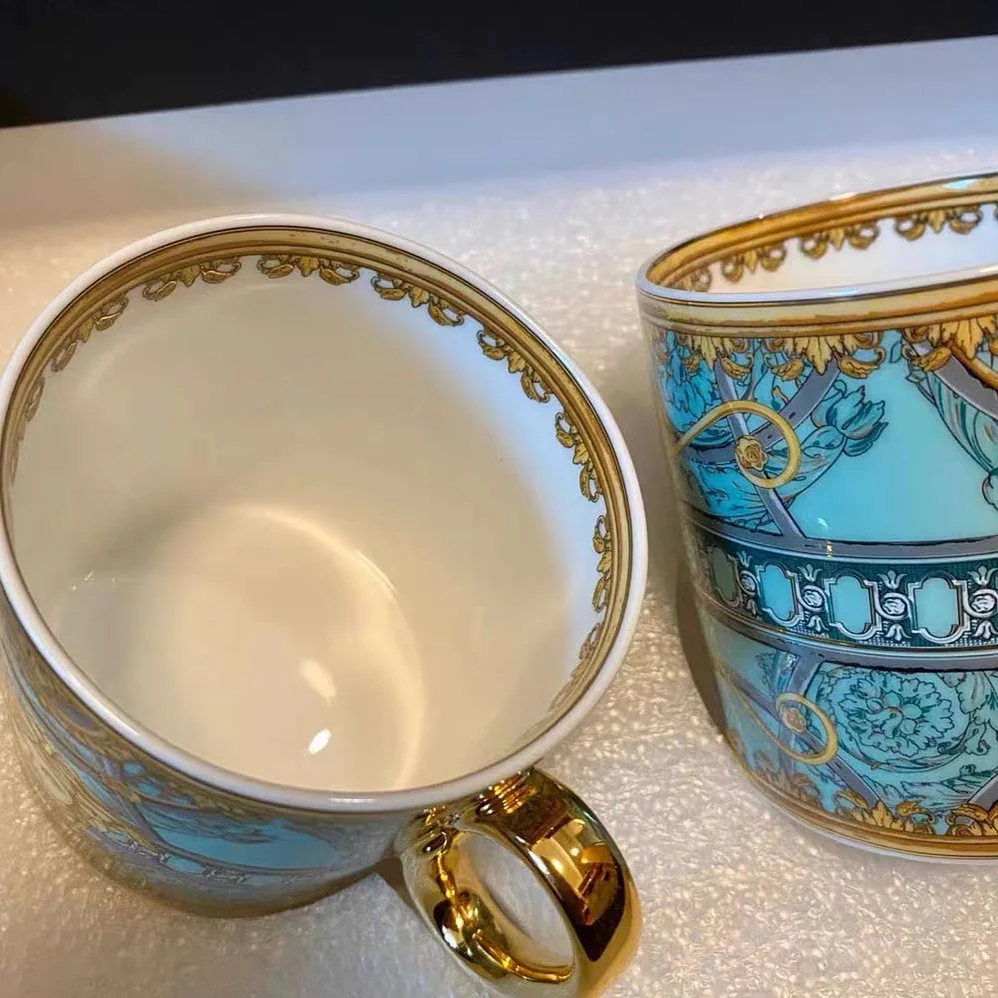 Versace Scala Del Palazzo Verde Mug for Unisex in Blue