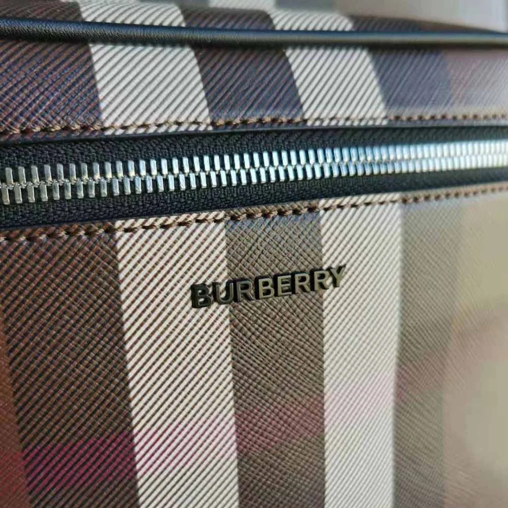 Burberry Check E-canvas Backpack for Men in Brown Burberry Check E-canvas Backpack for Men in Brown