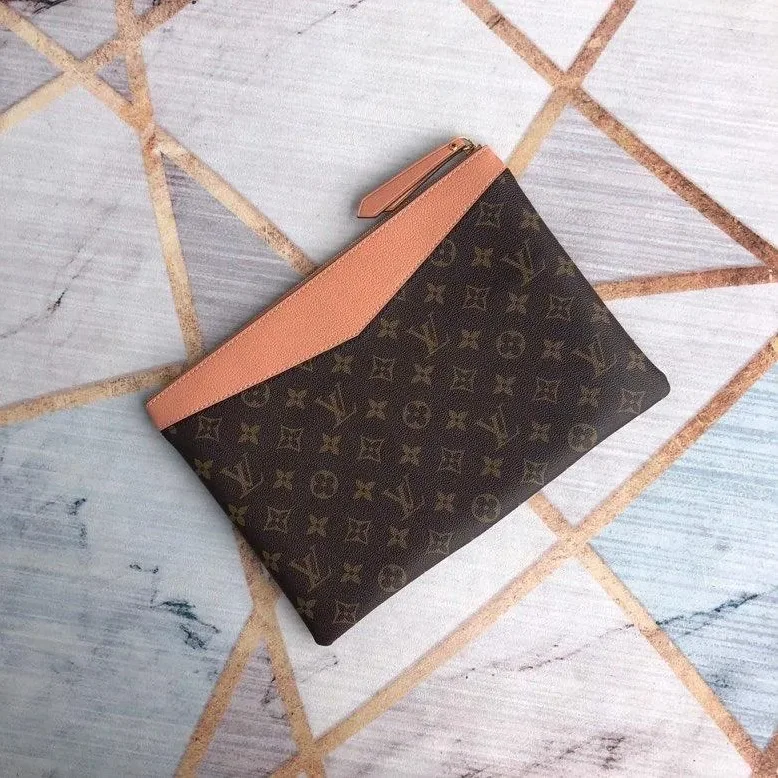Louis Vuitton Daily Pouch Bag Monogram Canvas Light Pink / LV