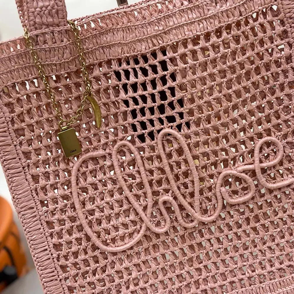 Chloe Summer Banana Tote Bag In Raffia for Women in Pink Chloe Summer Banana Tote Bag In Raffia for Women in Pink