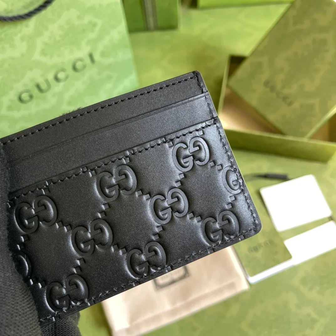 Gucci Card Case GG Embossed in Black / Gucci Card Case GG Embossed in Black /