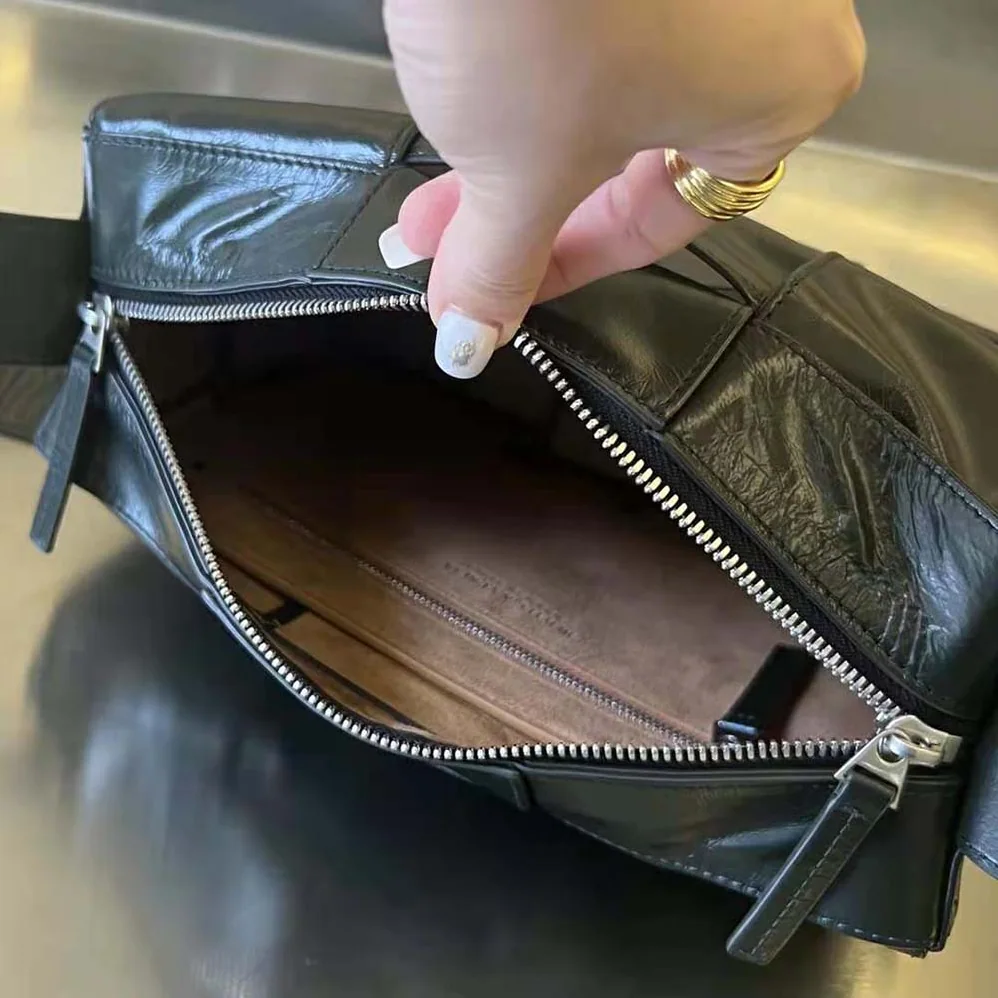 Bottega Veneta Intreccio Slouchy Leather Cross-Body Arco Camera Bag for Women in Black