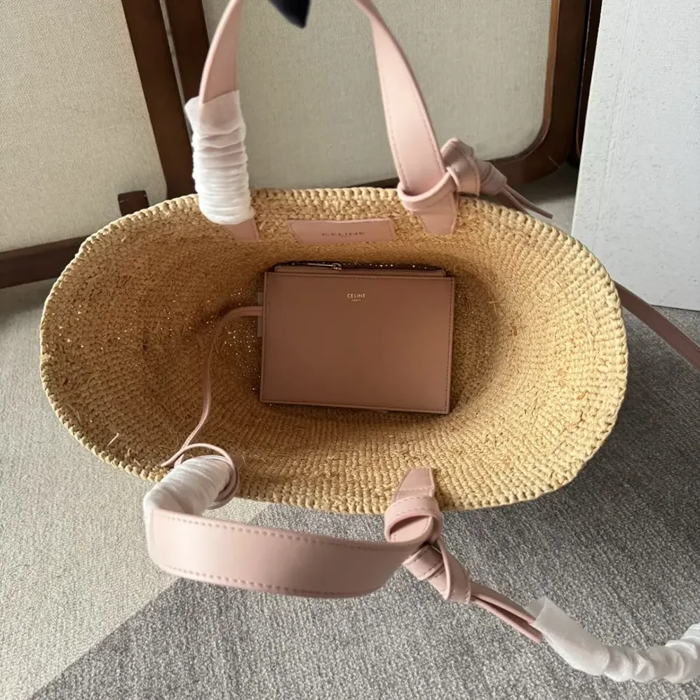Celine Teen Supple Celine Classic Panier in Raffia and Calfskin for Women in Pink Celine Teen Supple Celine Classic Panier in Raffia and Calfskin for Women in Pink